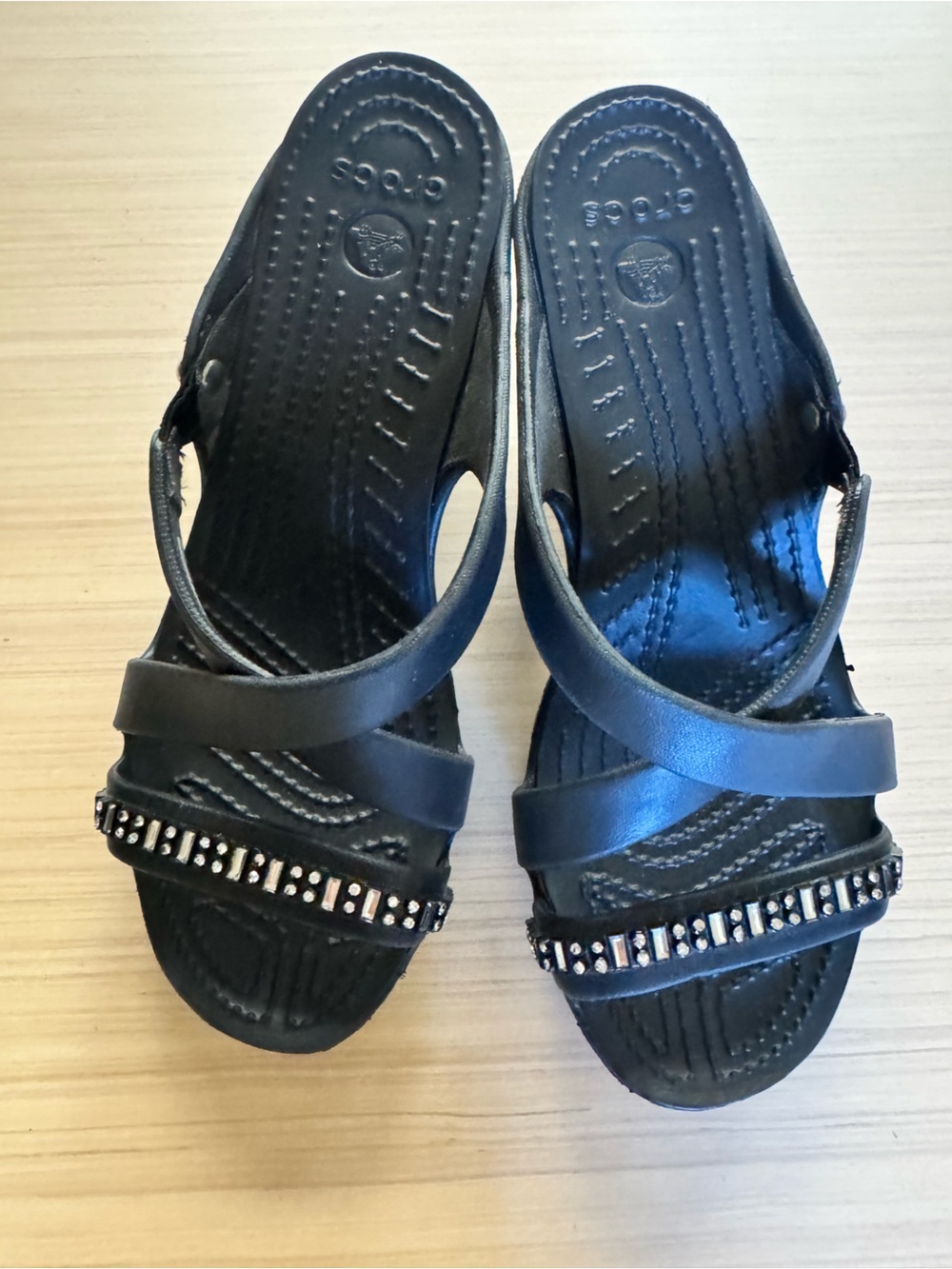 Crocs Cyrus IV Women's Rhinestone Sandals Size 8 Black Strappy Peep Toe Heel EUC